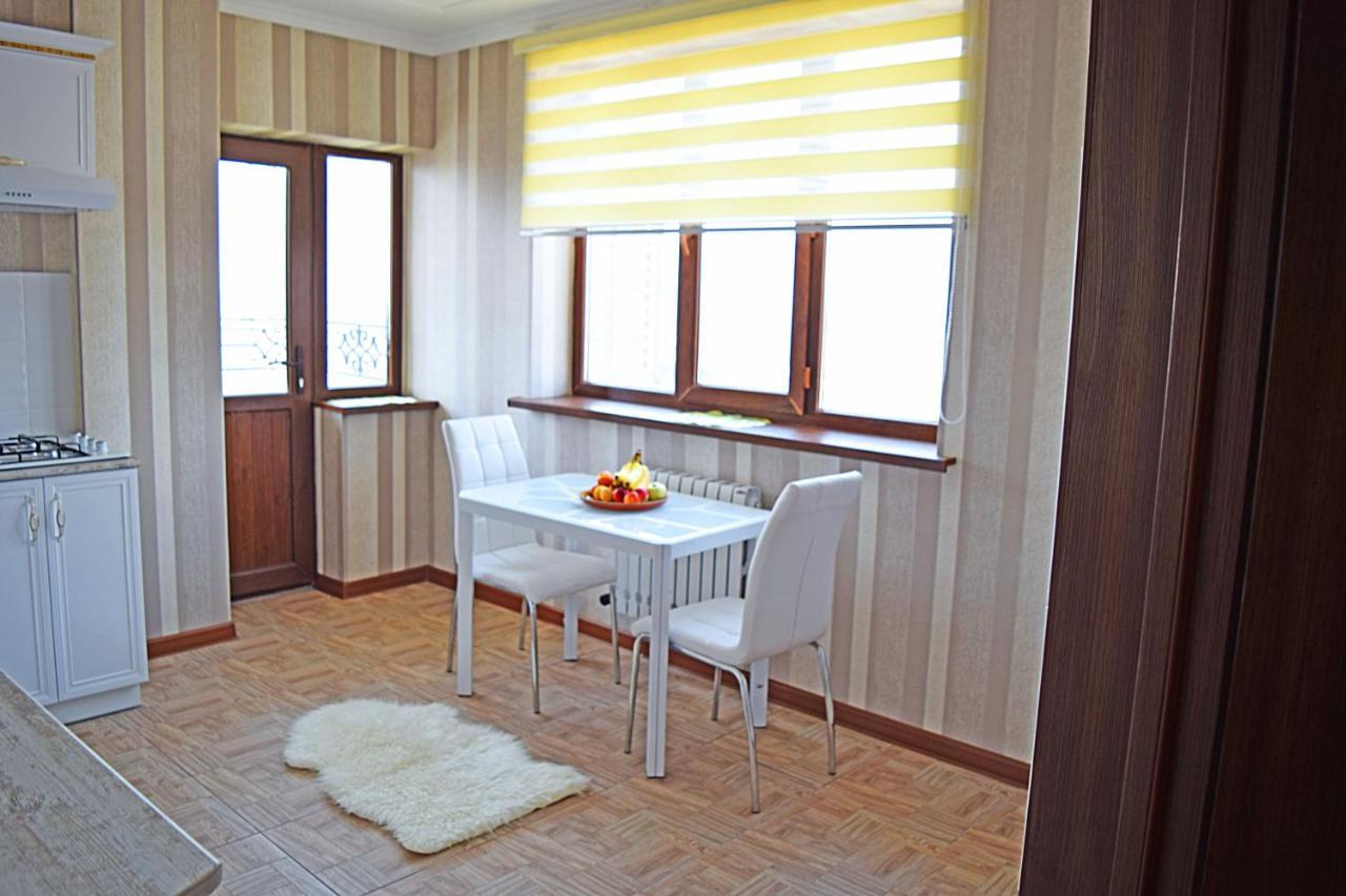 Sunny Apartment With Mountain View Bishkek Exterior foto